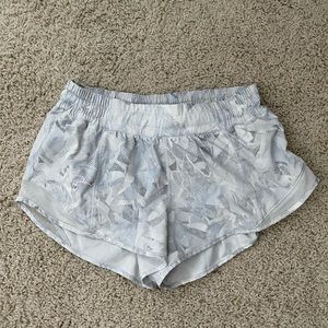 Lululemon Hotty Hot Short